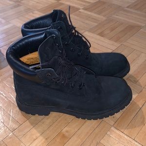 Gently worn black timberland boots women’s size 8